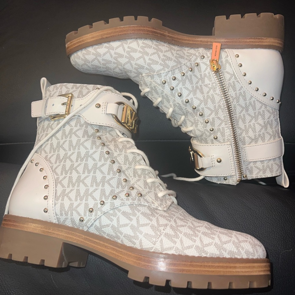 Micheal Kors Boots  women's Lace up boots Designer -Vanilla